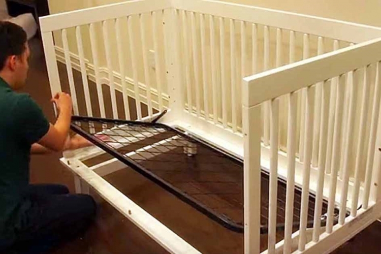 Voici 16 idées géniales pour transformer le lit de bébé… ces ... Les jolie photo de berceau en bois avec tiroir pour bb