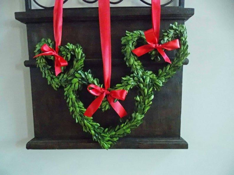 15-Lovely-Valentines-Day-Wreath-Designs-For-February-10