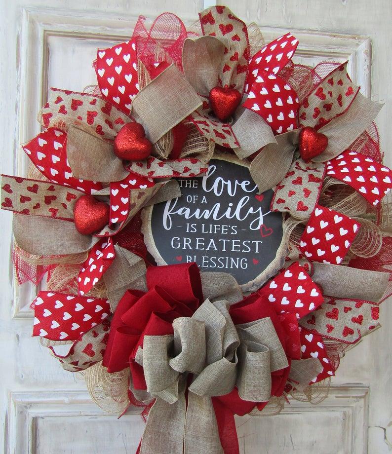 15-Lovely-Valentines-Day-Wreath-Designs-For-February-11