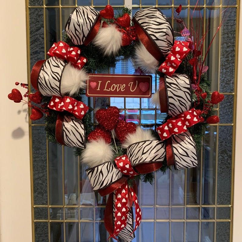 15-Lovely-Valentines-Day-Wreath-Designs-For-February-2