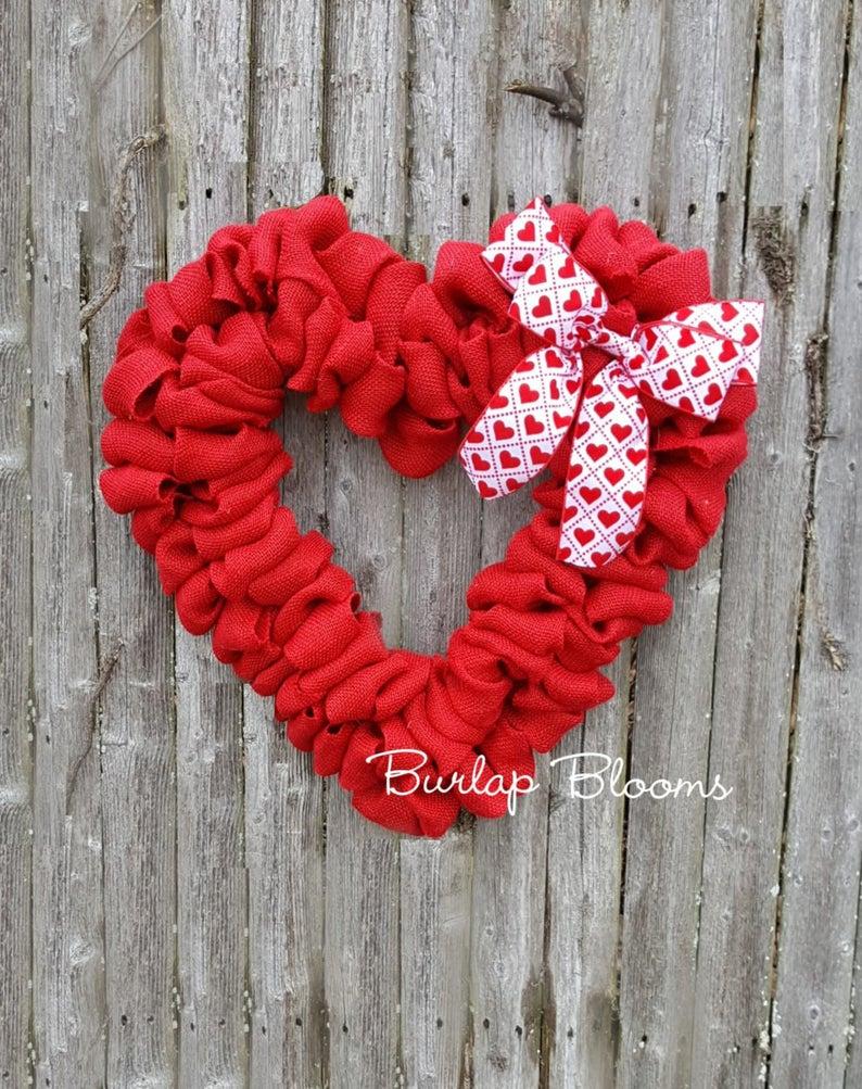 15-Lovely-Valentines-Day-Wreath-Designs-For-February-3