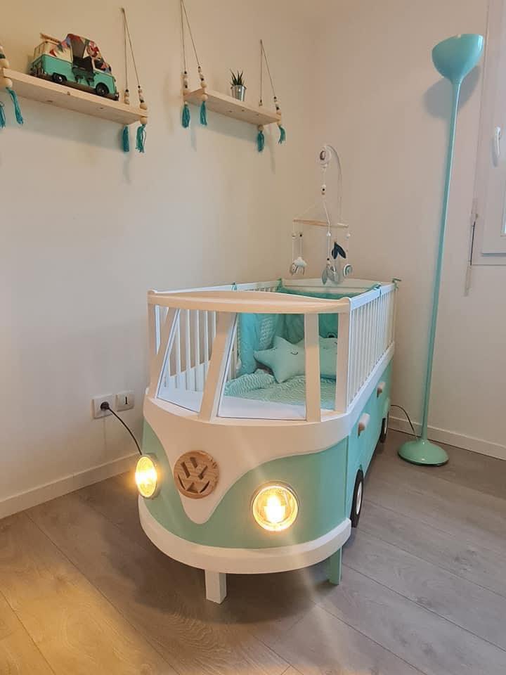 Avec-l’idée-de-sa-femme-ce-papa-a-fabriqué-ce-lit-pour-leur-nouveau-nébn