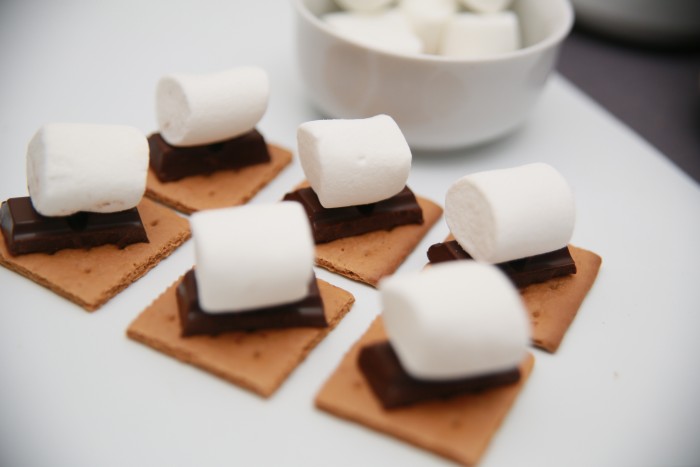 Biscuit-Sandwich-Au-Guimauve-Et-Chocolat-4