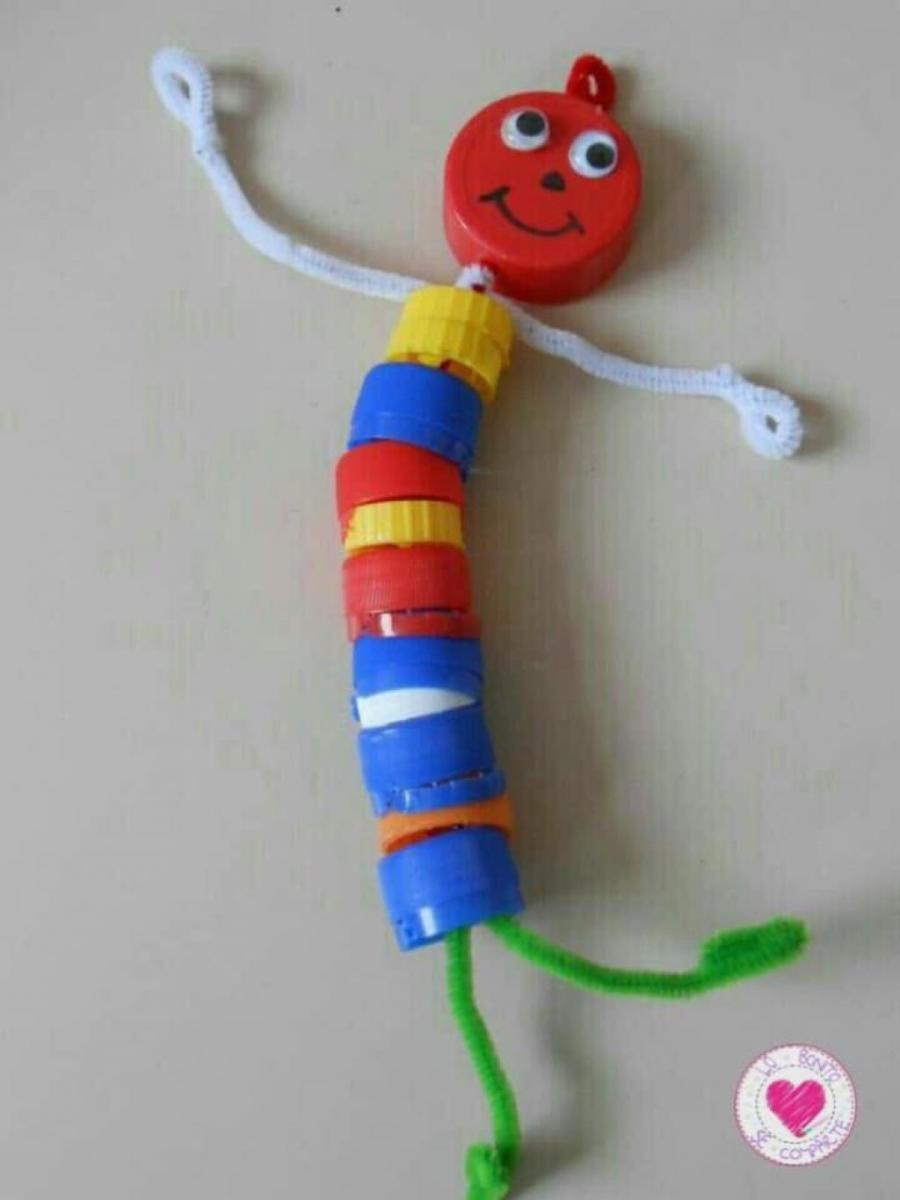 Bricolager-enfants-bouchons-colorés-2