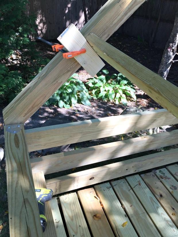 Construire-salon-de-jardin-caban-17