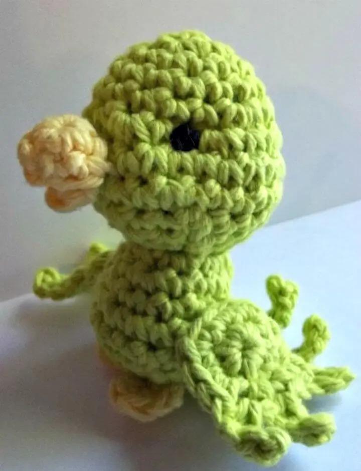 Crochet-Tropical-Bird-Free-Amigurumi-Pattern