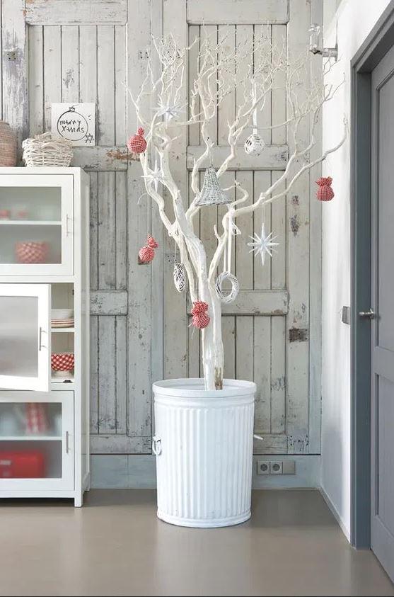 DIY-arbre-Noël-planche-branches-bois-4