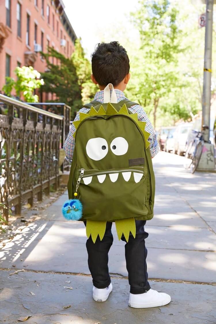 DIY-pour-la-rentrée-scolaire-cartable-monstre-petit-garçon