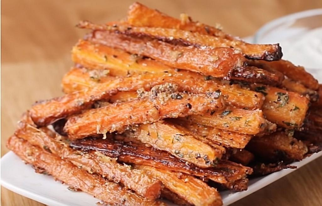 Frites-carottes-ail-au-parmesan-1