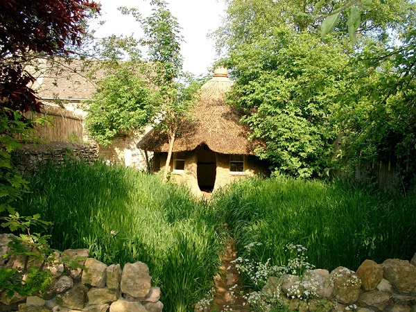 Maison-écologique-de-style-Hobbit-5