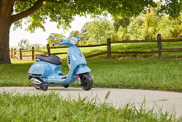 Mini-Vespa-electrique-pour-enfants-1