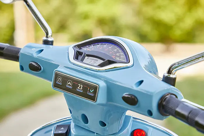 Mini-Vespa-electrique-pour-enfants-3