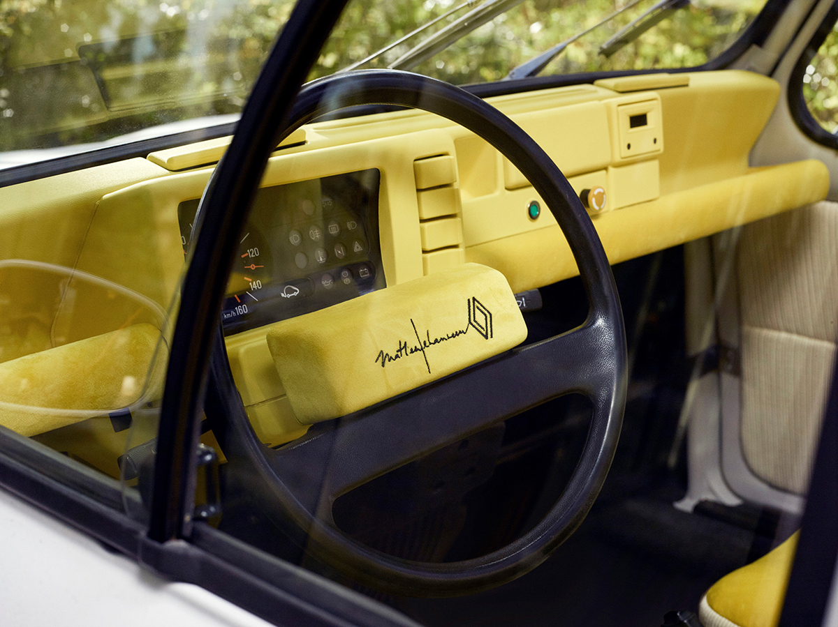 Renault-4L-en-chambre-design-6