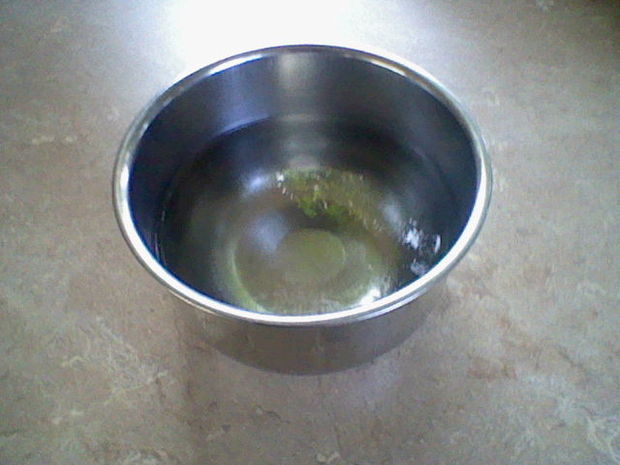 Sac-Avec-Des-Pièces-De-Monnaie-Et-eau-2