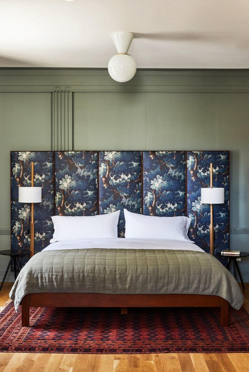 bedroom-lighting-ideas-hotel-kinsley-room-204-018-1570036499