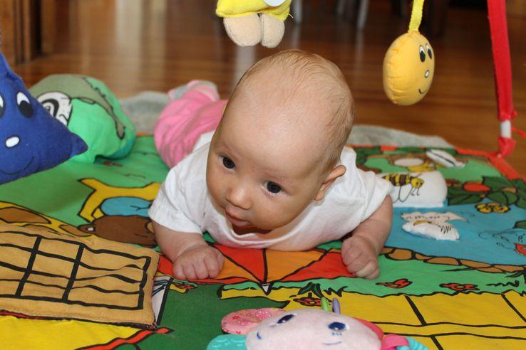 bébé-par-terre-3