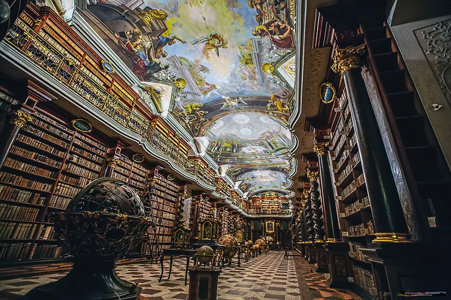 bibliotheque-clementinum-prague-7
