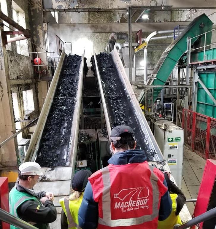 bouteilles-plastique-fabriquer-routes-3