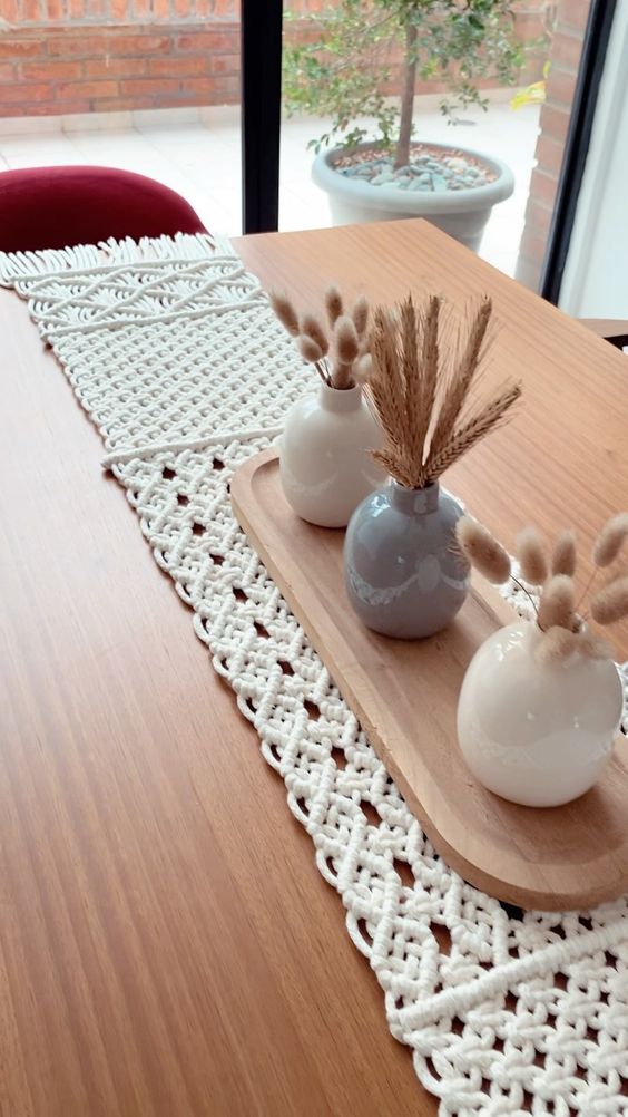 chemin-de-table-en-macrame-1