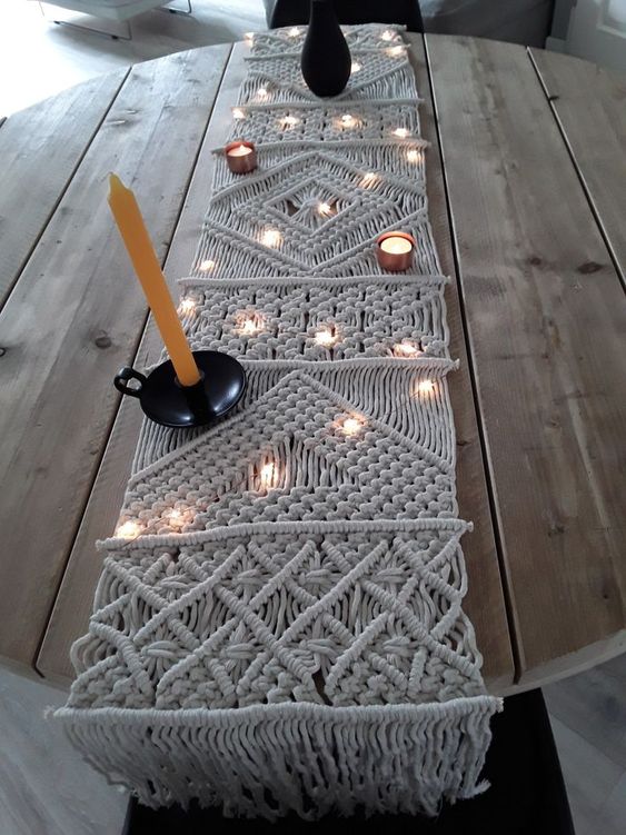 chemin-de-table-en-macrame-2