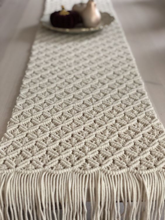 chemin-de-table-en-macrame-5