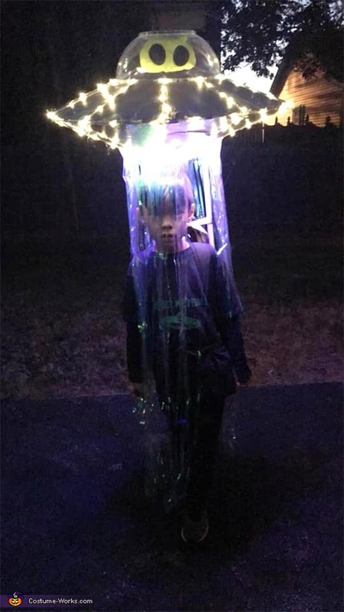 costume-Halloween-enlèvement-alien4