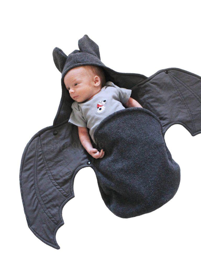 Cette Couverture D Emmaillotage Pour Bebe En Chauve Souris N En Finit Pas De Seduire Les Parents Trucs Et Astuces A Faire A La Maison