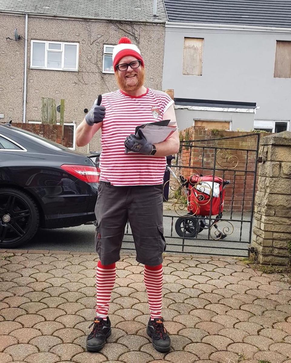 facteur-deguisement-jon-matson-92