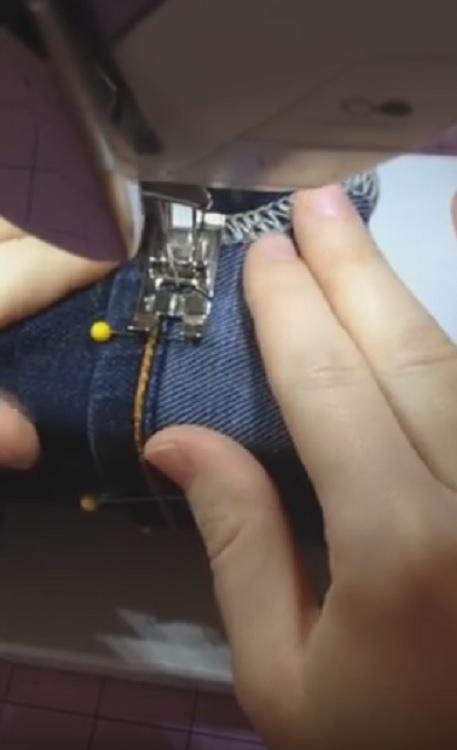 faire-raccourcir-bords-jeans-3