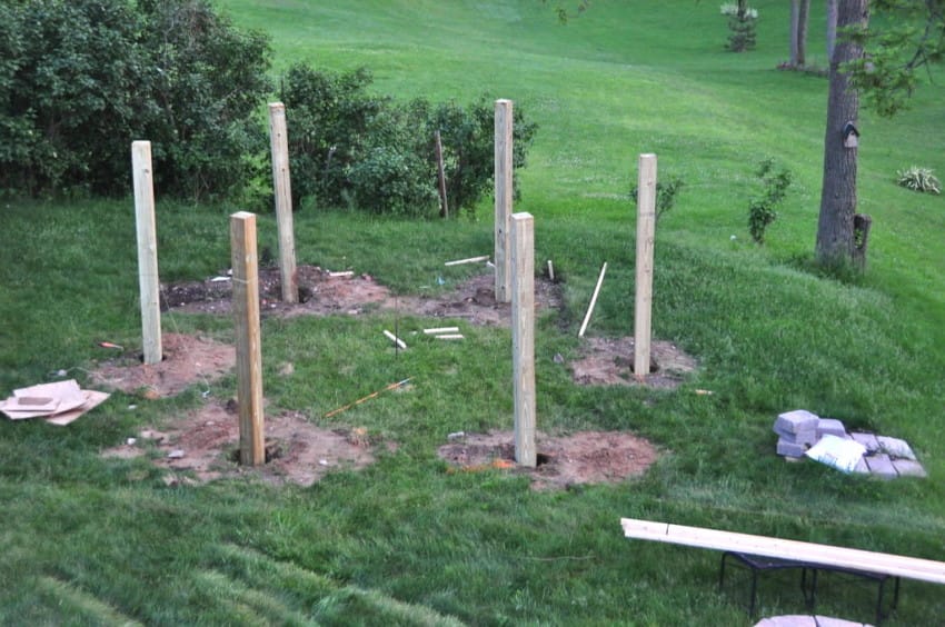 foyer-de-jardin-entouré-des-balançoires-3