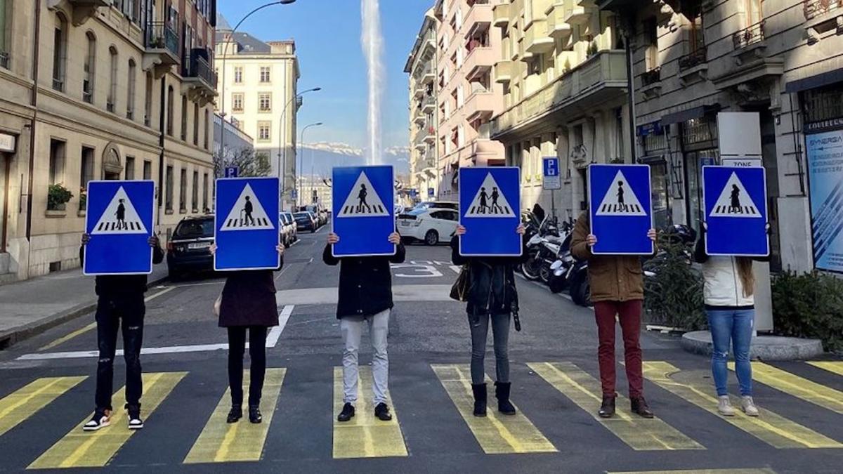 geneve-panneaux-signalisation-feminins-1