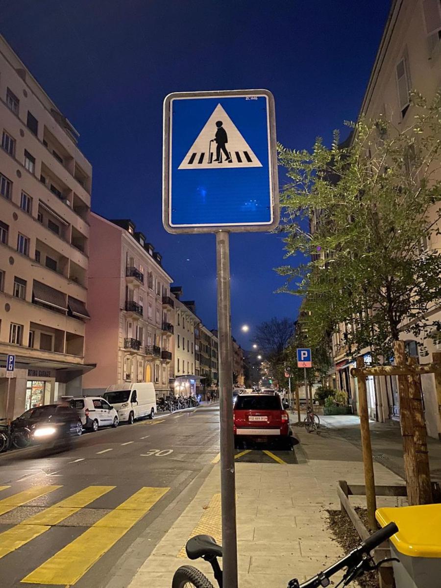 geneve-panneaux-signalisation-feminins-2