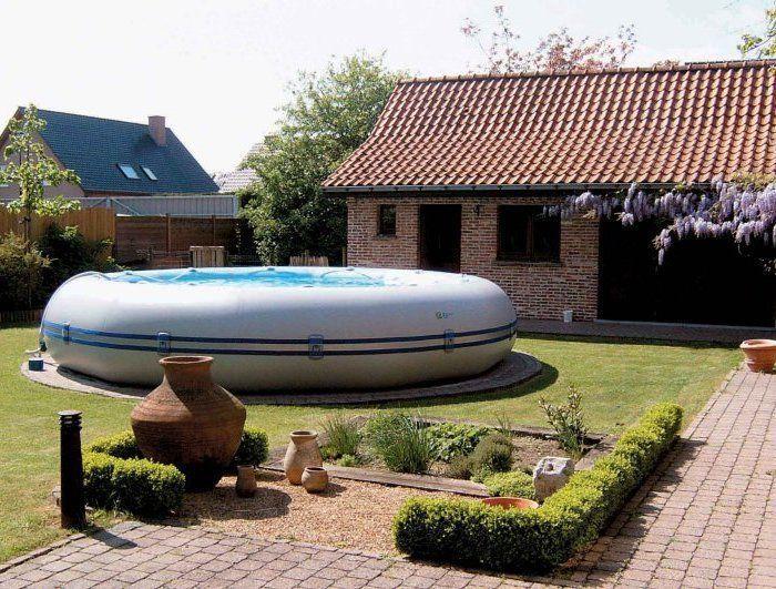 giant-inflatable-pool-7571