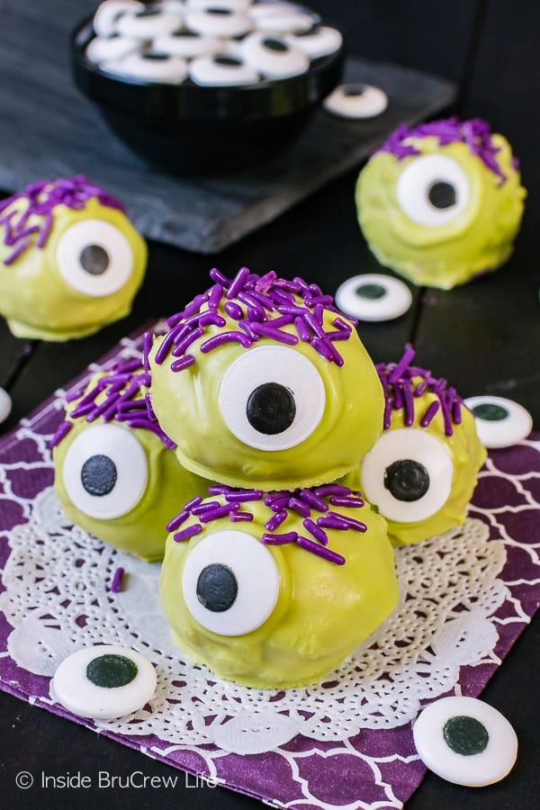 halloween-treats-monsters-1560349327