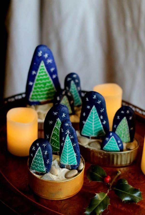 idée-de-peinture-sur-galets-pour-noël-couronne-de-noël-9992