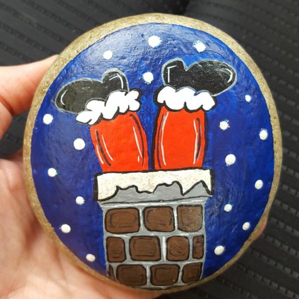 idée-de-peinture-sur-galets-pour-noël-couronne-de-noël-9997