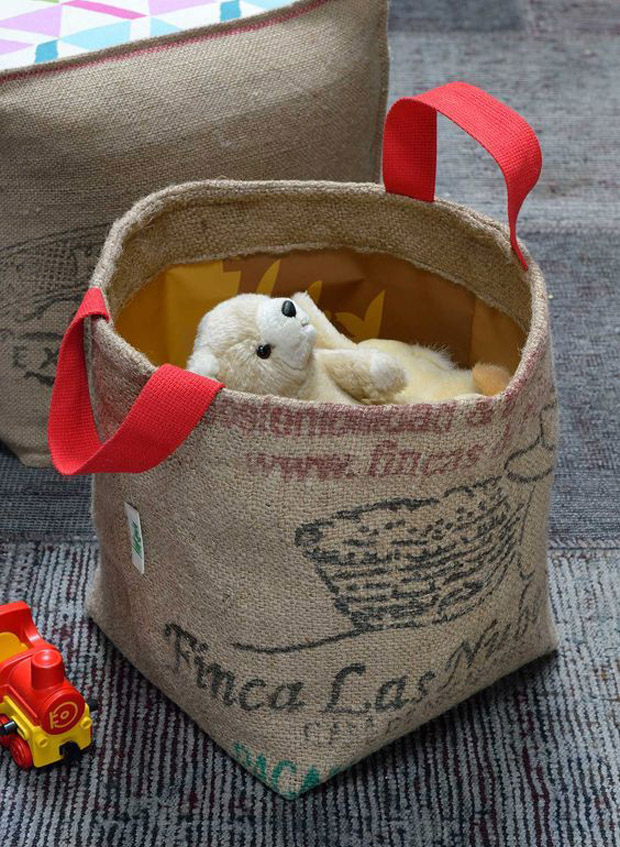 idées-déco-sacs-en-toile-de-jute-recyclés-5