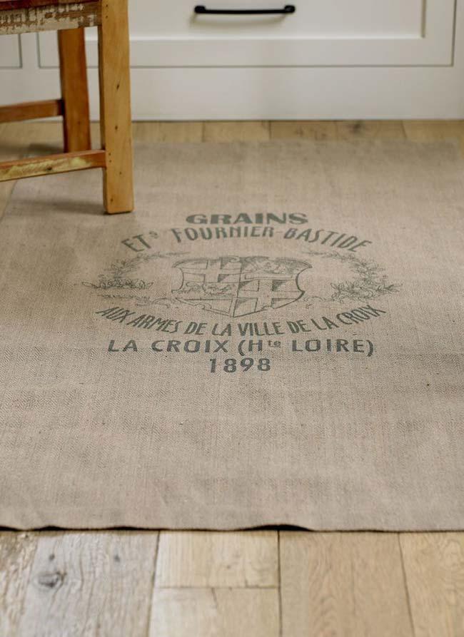 idées-déco-sacs-en-toile-de-jute-recyclés-99