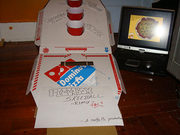 idée-recyclage-boite-à-pizza-21