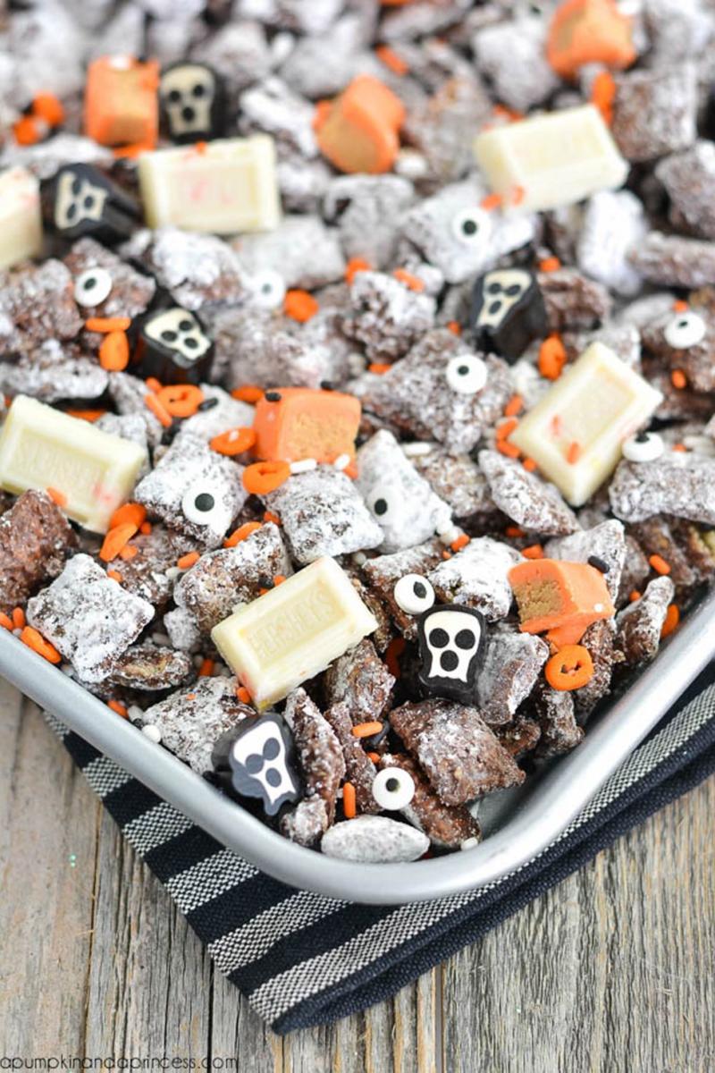 halloween-treats-muddy-buddies-1530123999