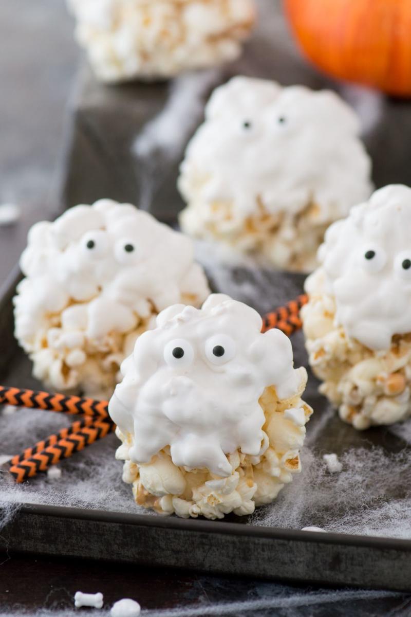 halloween-treats-popcorn-1539629722