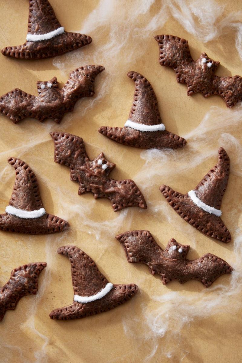 hats-bats-chocolate-peanut-butter-tarts-halloween-recipe-1567799878