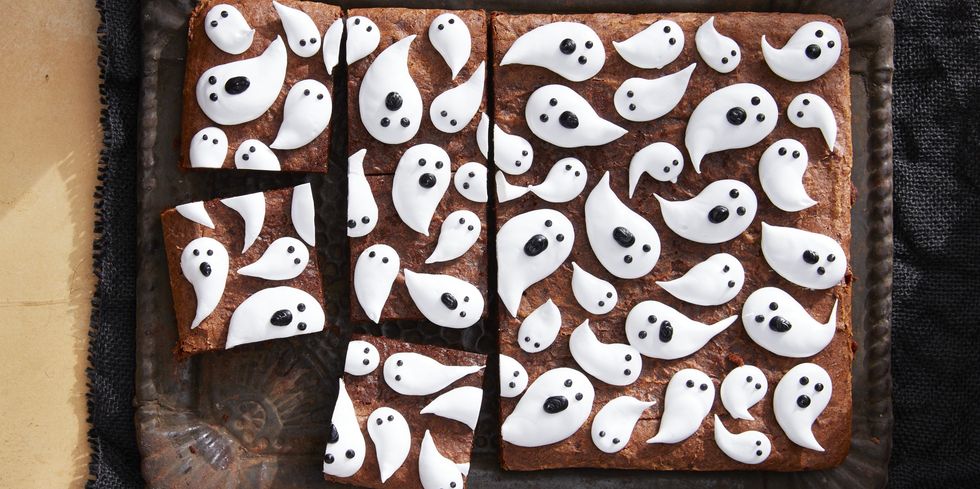 marshmallow-ghost-brownies-halloween-treats-1568139138