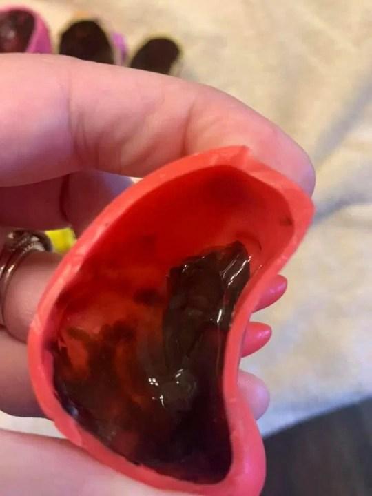 jouets-de-bain-enfant-moisissure-noire-message-mere-3