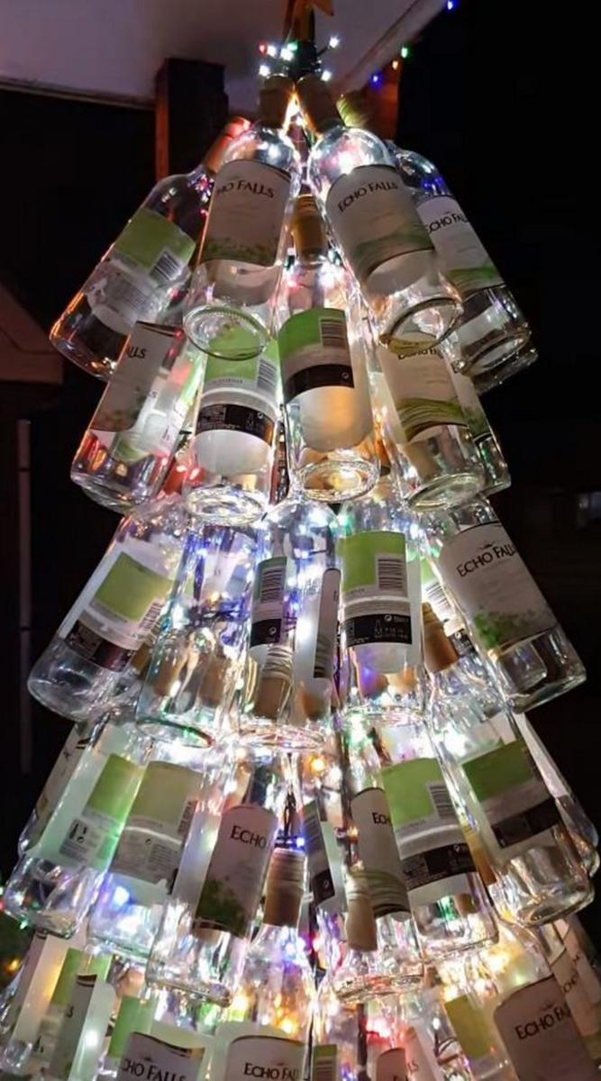 maman-fait-arbre-noel-bouteilles-de-vin-3