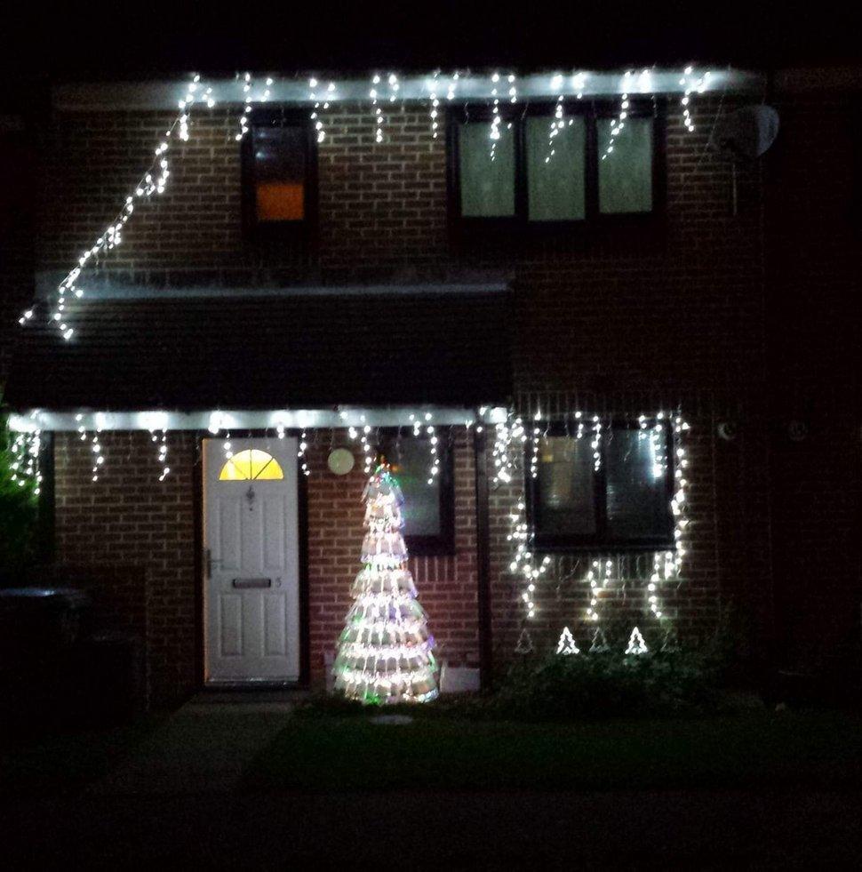 maman-fait-arbre-noel-bouteilles-de-vin-4