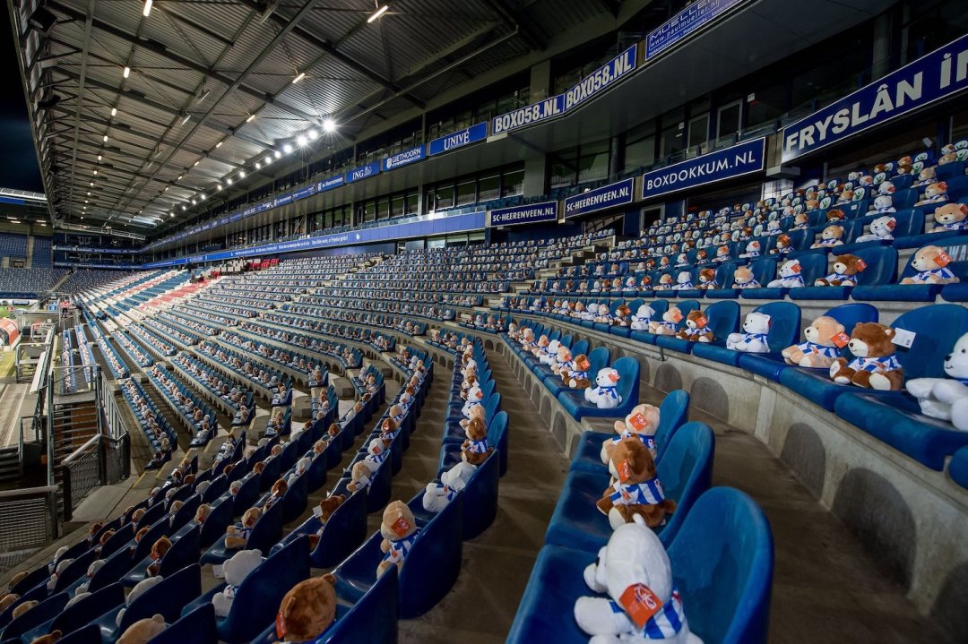 oursons-peluche-stade-tribune-cancer-2