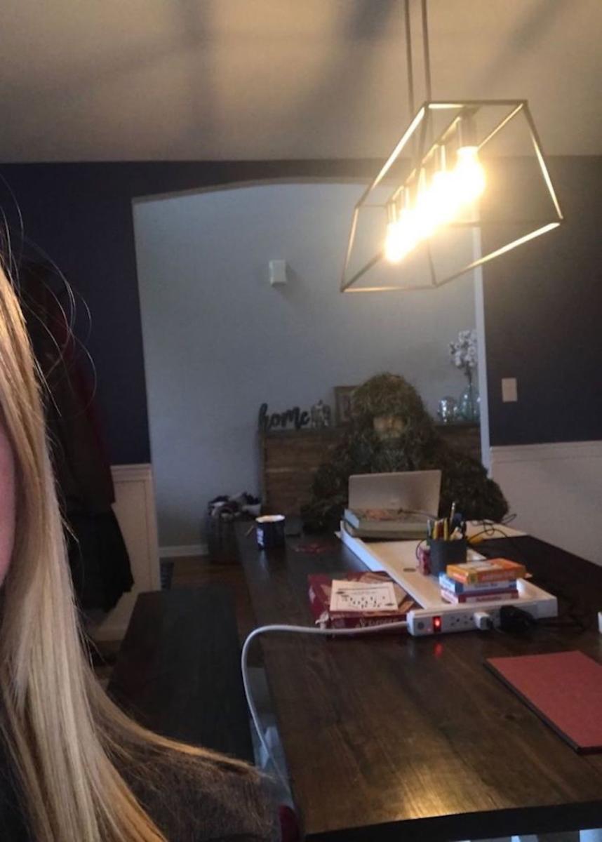 piege-visioconferences-costume-4