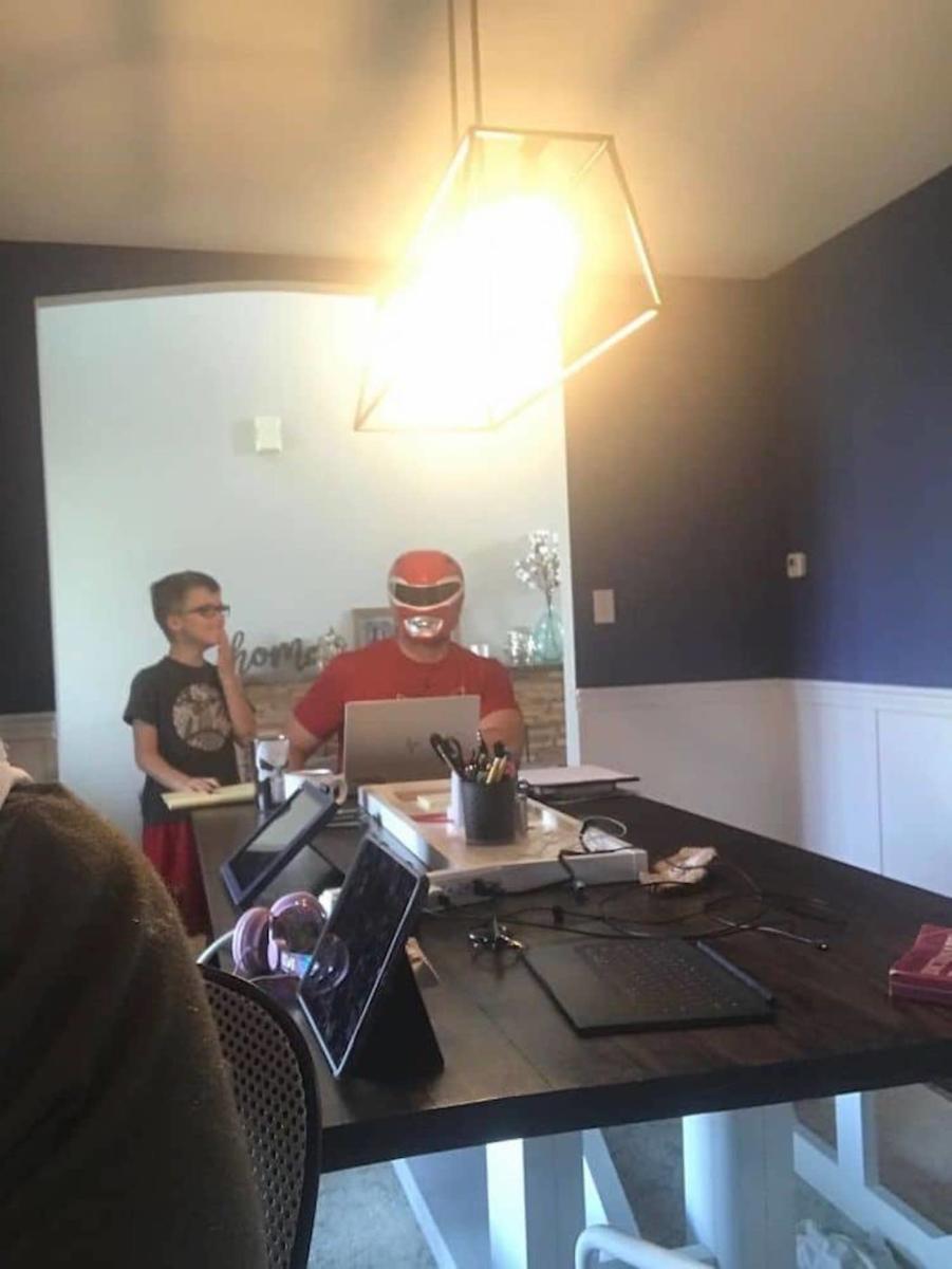 piege-visioconferences-costume-5