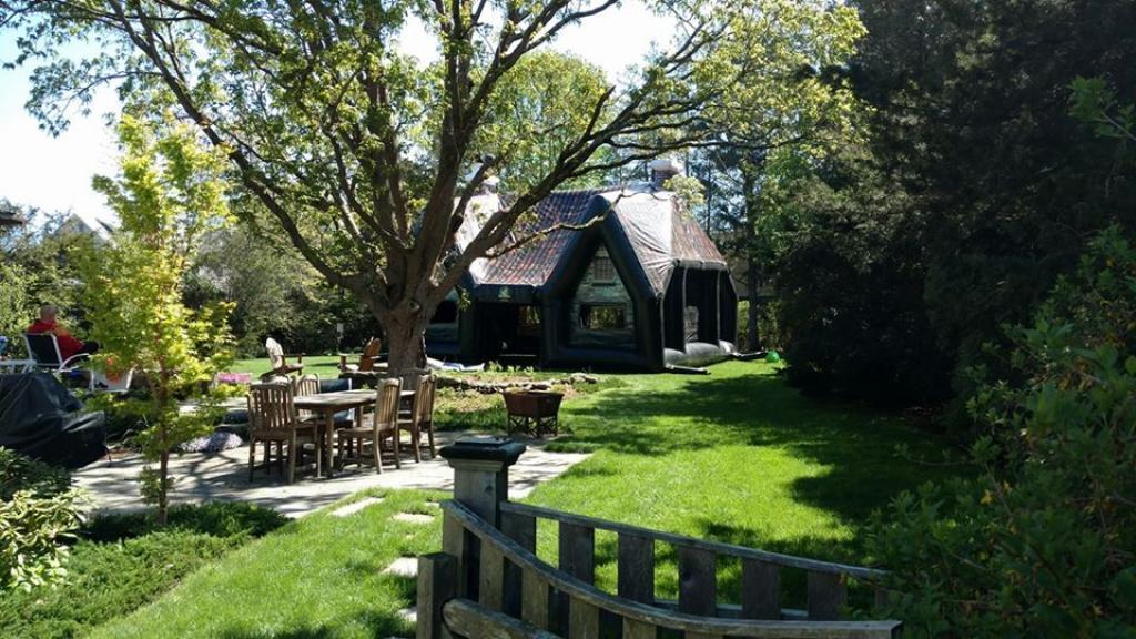 pub-irlandais-gonflable-5